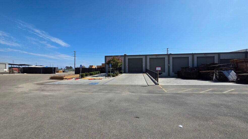 3810 Transport St, Ventura, CA à louer - Photo de l’immeuble – Image 3 sur 4