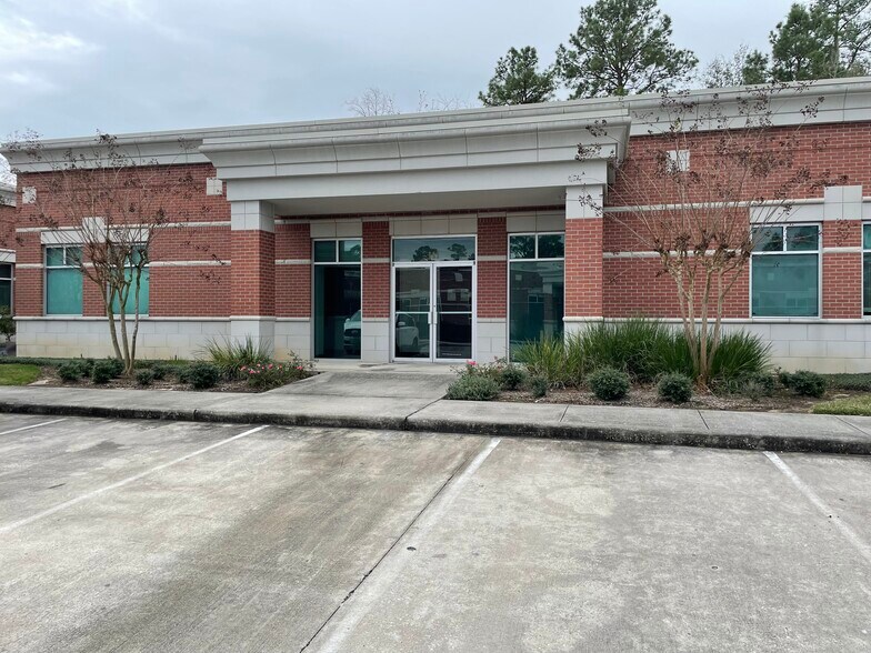 3115 College Park Dr, Conroe, TX à louer - Photo de l’immeuble – Image 2 sur 10