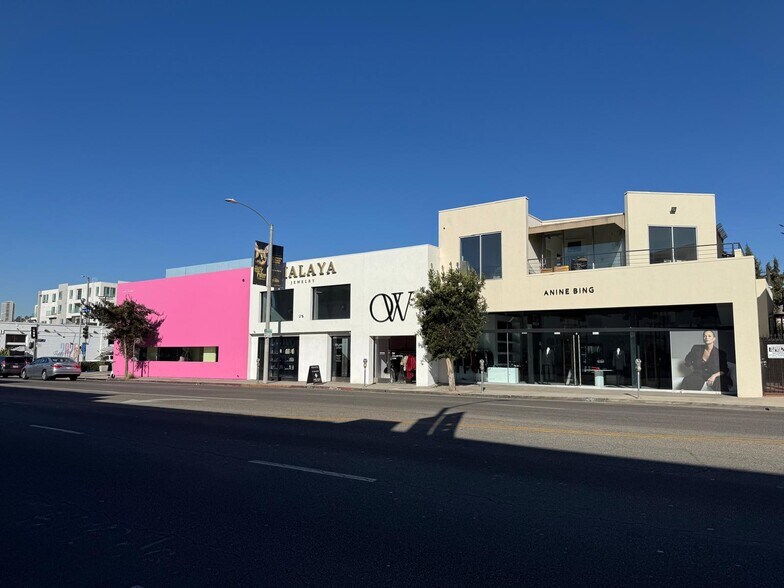 8215 Melrose Ave, Los Angeles, CA à louer - Photo de l’immeuble – Image 2 sur 9