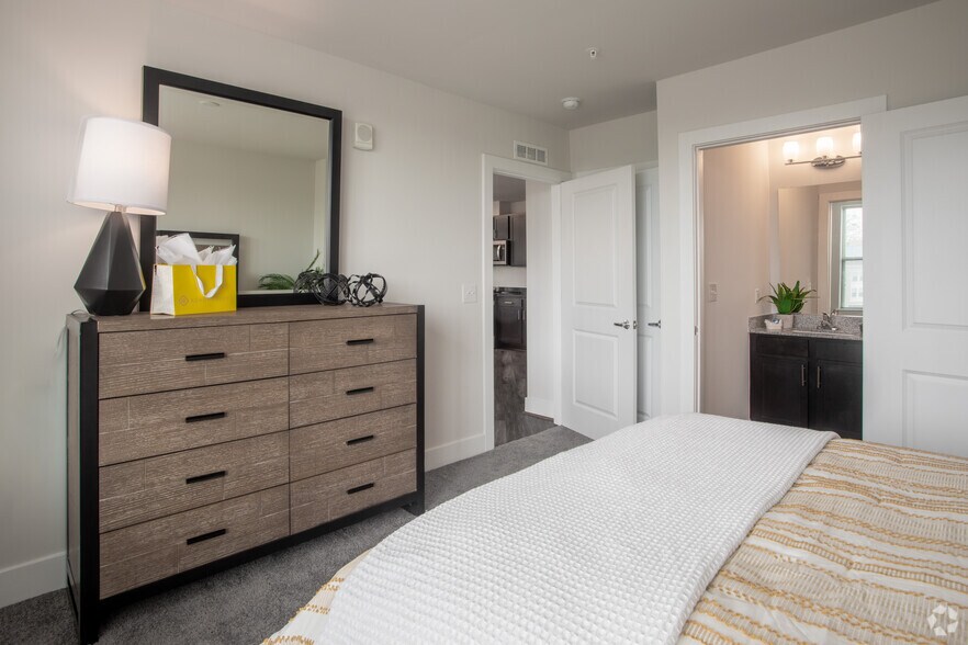 2150 Bond St, Charlottesville, VA à louer - Photo de l’immeuble – Image 2 sur 47