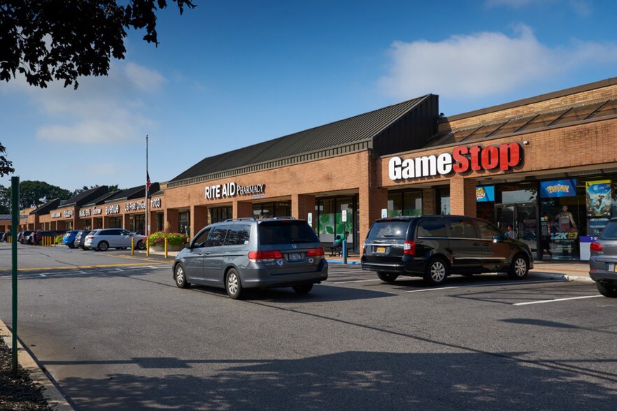 1130-1238 Deer Park Ave, Babylon, NY à louer - Photo de l’immeuble – Image 3 sur 7