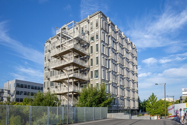 Plus de détails pour 39 Boulevard Ornano, Saint-Denis - Bureau à louer