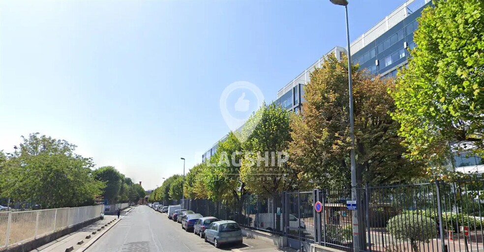 Bureau dans Saint-Denis à louer - Photo de l’immeuble – Image 3 sur 3