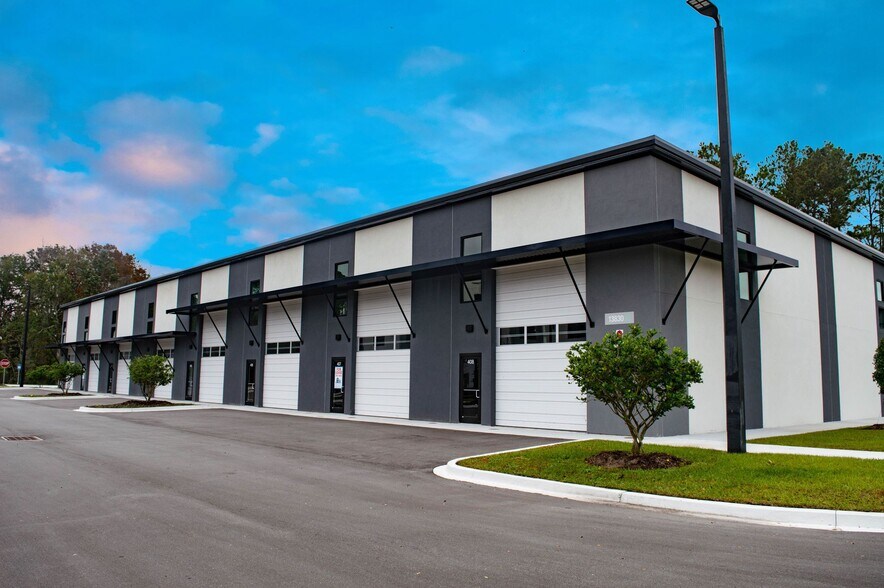 13830 Gran Bay Pky, Jacksonville, FL à louer - Photo de l’immeuble – Image 3 sur 6