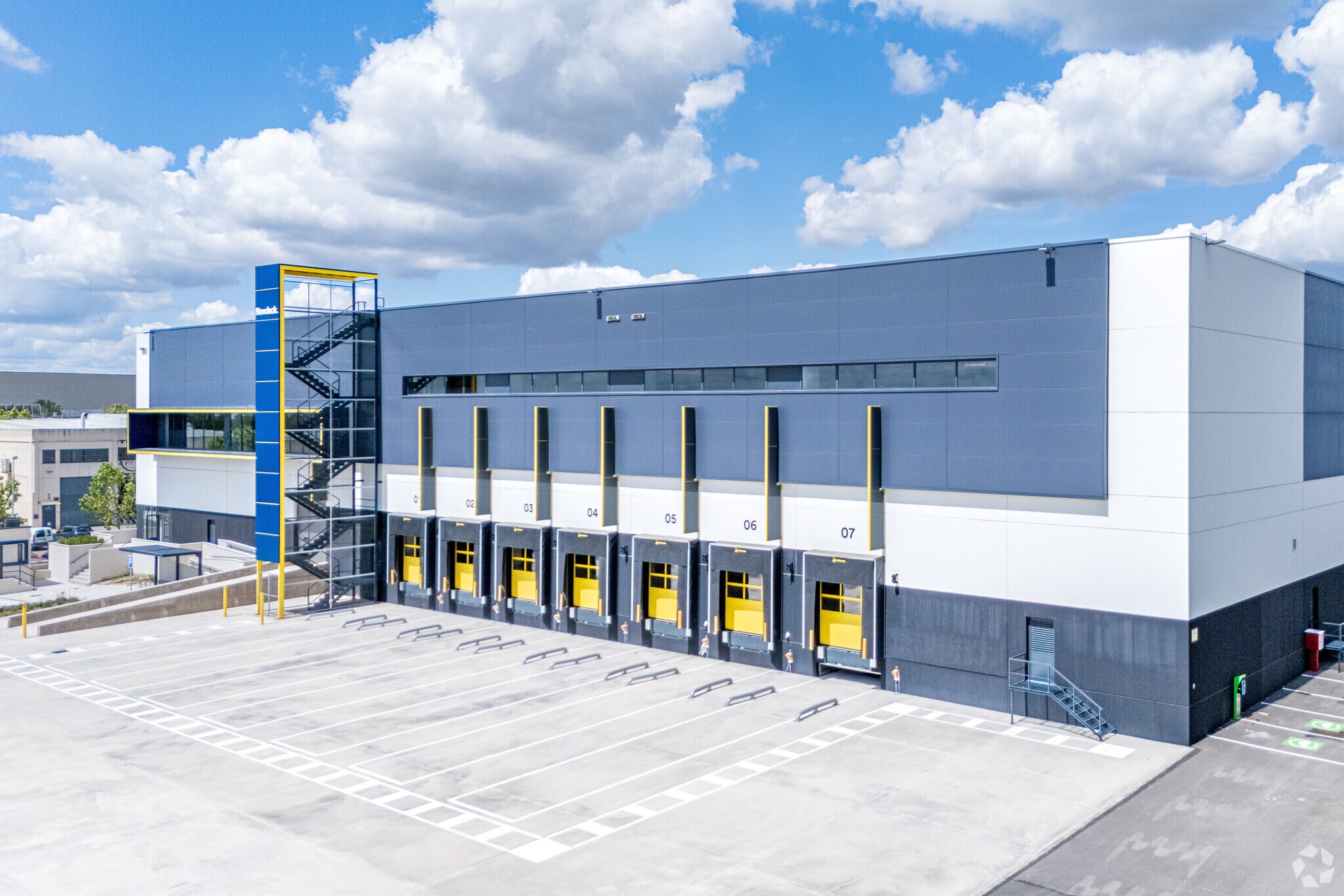 Calle de Isaac Peral, 15, Arroyomolinos, Madrid à louer Photo de l’immeuble– Image 1 sur 11