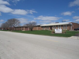 Plus de détails pour 740 Church Rd, Elgin, IL - Industriel/Logistique à louer
