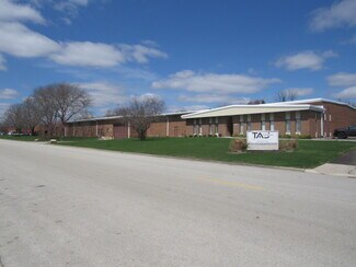 Plus de détails pour 740 Church Rd, Elgin, IL - Industriel/Logistique à louer
