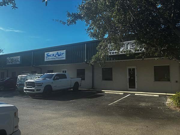 7997 Mercantile St, North Fort Myers, FL à vendre Photo de l’immeuble– Image 1 sur 7