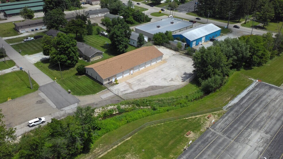 3143 Whipple Dr, Barberton, OH à vendre - Photo de l’immeuble – Image 3 sur 12