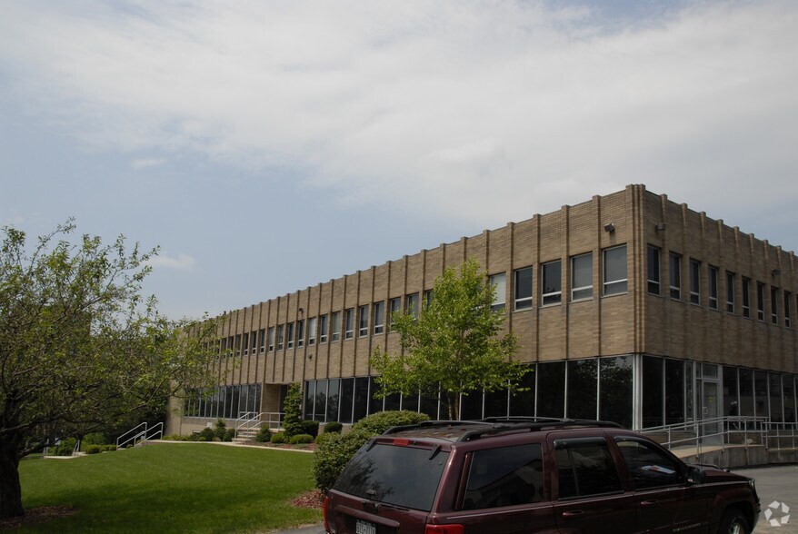 831 James St, Syracuse, NY à louer - Photo de l’immeuble – Image 2 sur 34