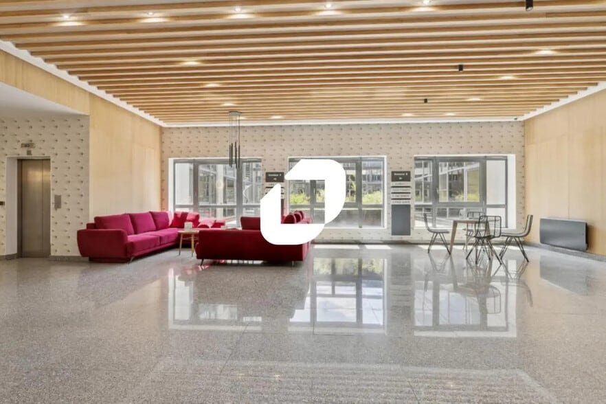 Bureau dans Lognes à louer - Photo de l’immeuble – Image 1 sur 11