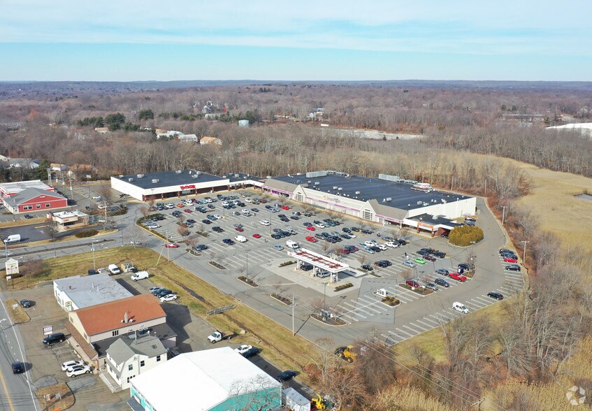 215 E Main St, Clinton, CT à louer - Aérien – Image 2 sur 2