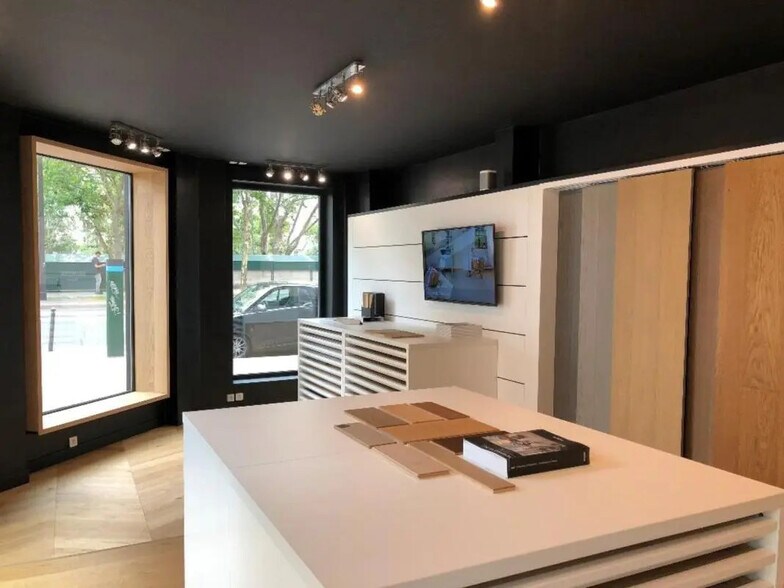 1 Rue De Poissy, Paris à louer - Photo de l’immeuble – Image 2 sur 4