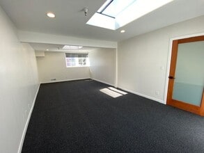 612-618 Lighthouse Ave, Pacific Grove, CA à louer Photo intérieure– Image 1 sur 7