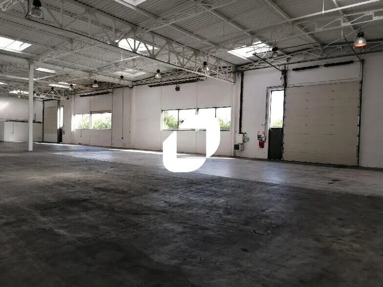 7 Rue Michel Jacquet, Saint-Priest à louer - Photo de l’immeuble – Image 3 sur 8