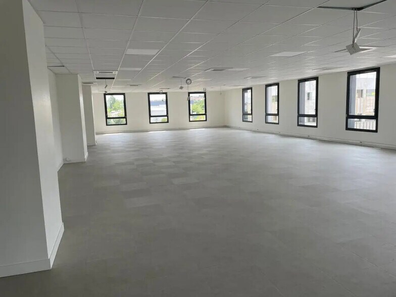 Bureau dans Fontaine-lès-Dijon à vendre - Photo intérieure – Image 3 sur 8