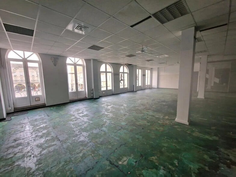 Local d'activités dans Libourne à vendre - Photo intérieure – Image 2 sur 4