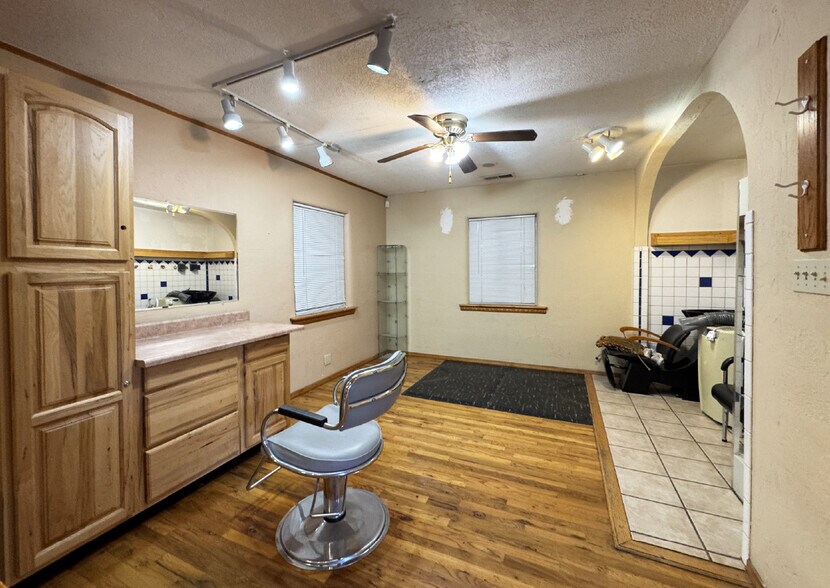700 Montano Rd NW, Albuquerque, NM à vendre - Photo de l’immeuble – Image 2 sur 12