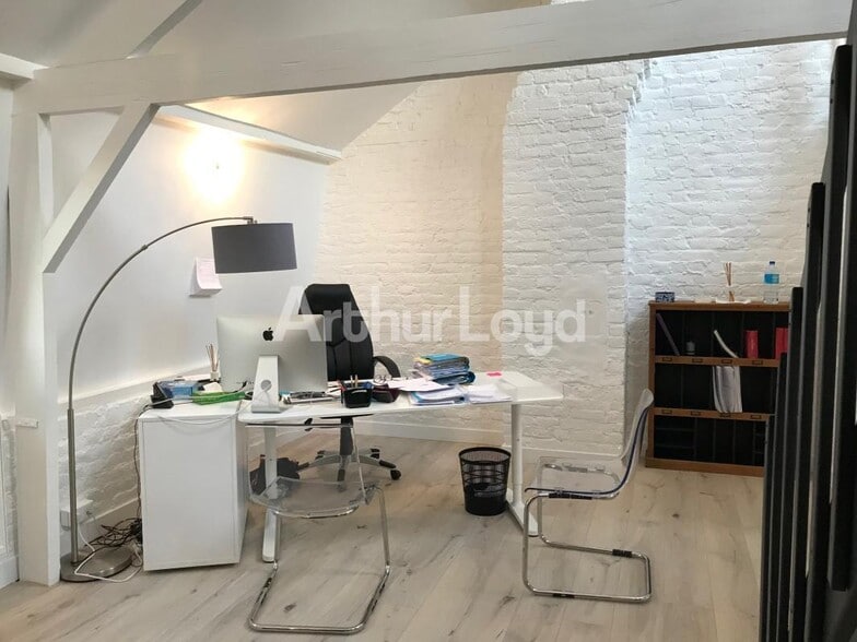 Bureau dans La Madeleine à louer - Photo de l’immeuble – Image 2 sur 8