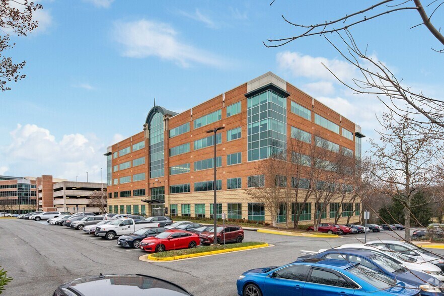 6350 Walker Ln, Alexandria, VA à louer - Photo principale – Image 1 sur 23