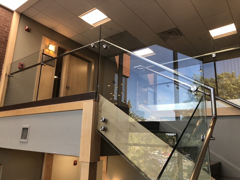 86 Baker Ave Ext, Concord, MA à louer - Photo de l’immeuble – Image 3 sur 11