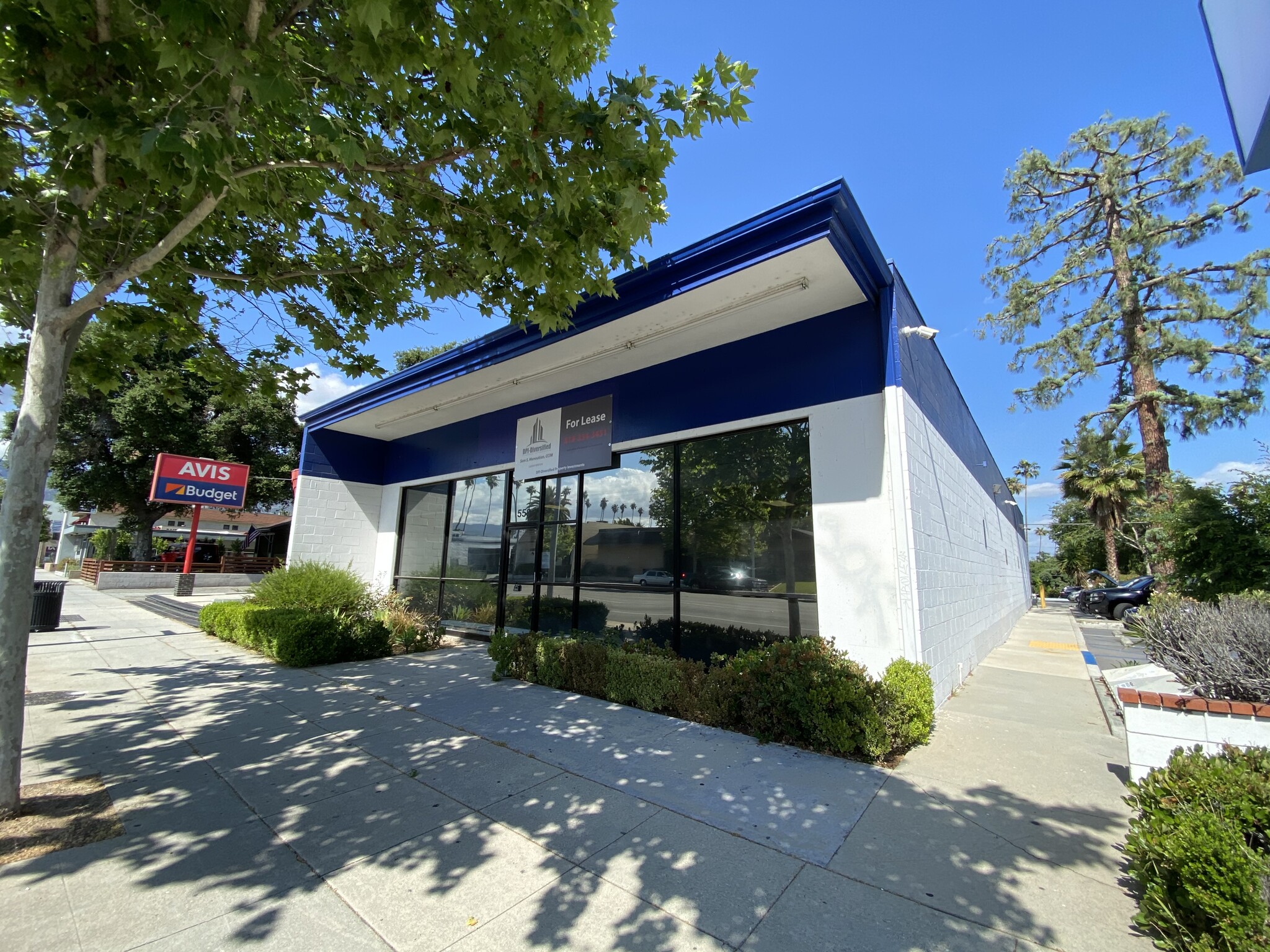 558 N Lake Ave, Pasadena, CA à louer Photo de l’immeuble– Image 1 sur 5