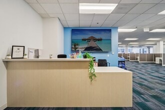 1940 E Deere Ave, Santa Ana, CA à louer Photo intérieure– Image 2 sur 10