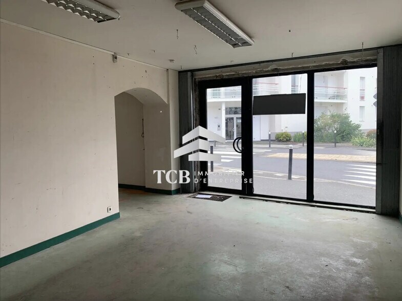 Local commercial dans Sautron à vendre - Photo de l’immeuble – Image 2 sur 4