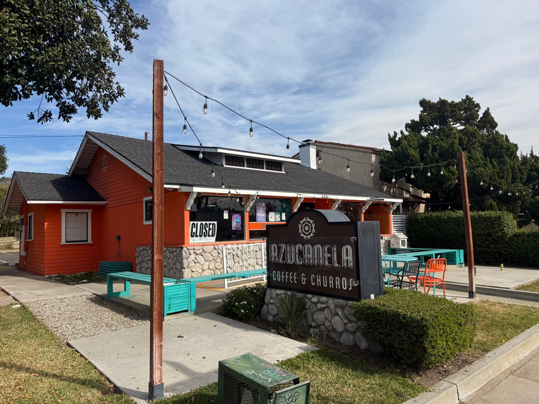 401 E Foothill Blvd, Azusa, CA à louer Photo principale– Image 1 sur 13