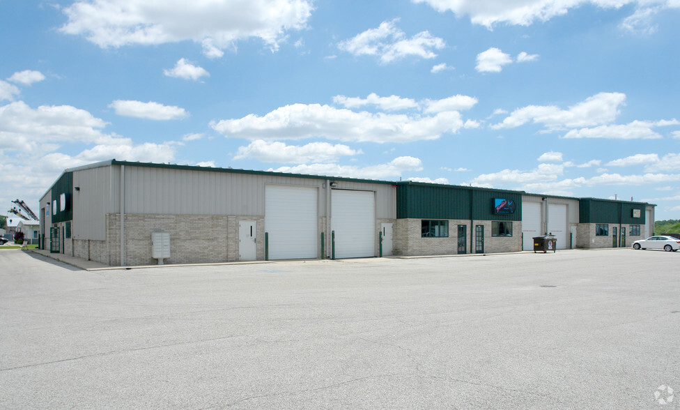1321-1333 E Main St, Griffith, IN à louer - Photo de l’immeuble – Image 1 sur 1