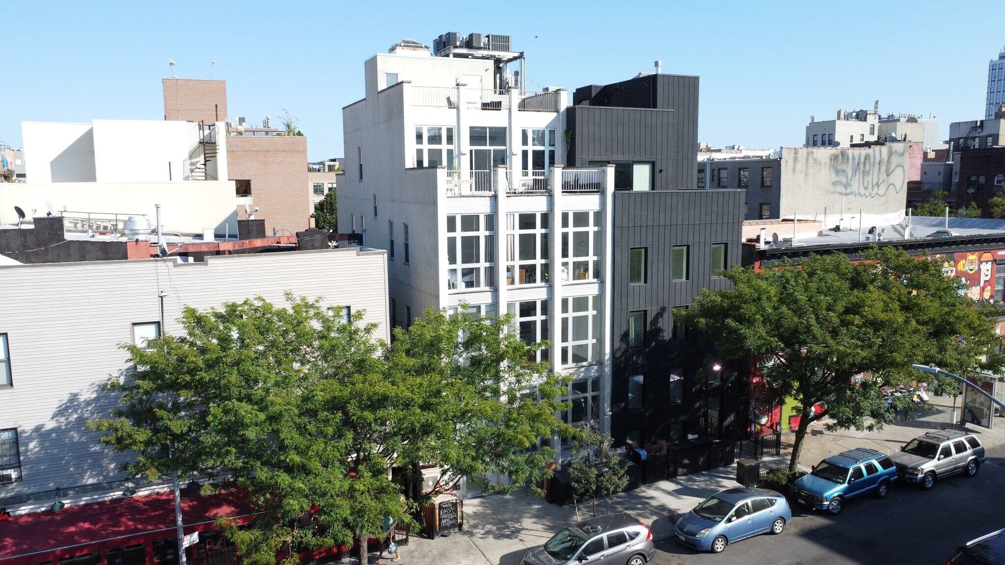 161 Roebling St, Brooklyn, NY à vendre Photo de l’immeuble– Image 1 sur 8