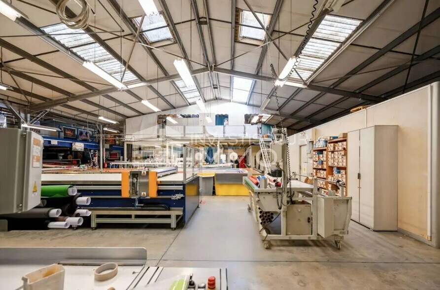 Industriel/Logistique dans Honfleur à vendre - Photo de l’immeuble – Image 2 sur 8