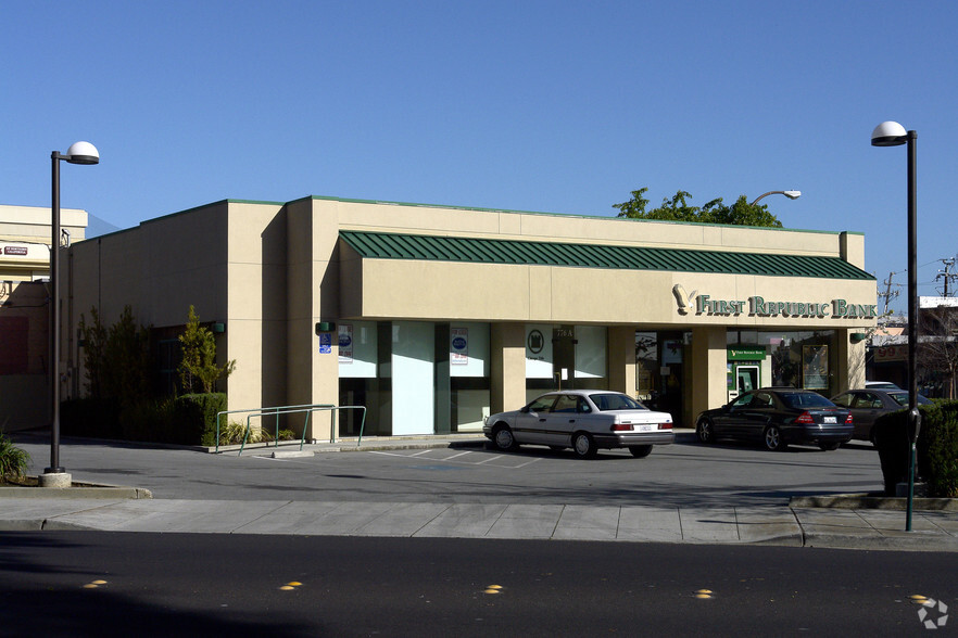 776 El Camino Real, Redwood City, CA à louer - Photo de l’immeuble – Image 2 sur 3