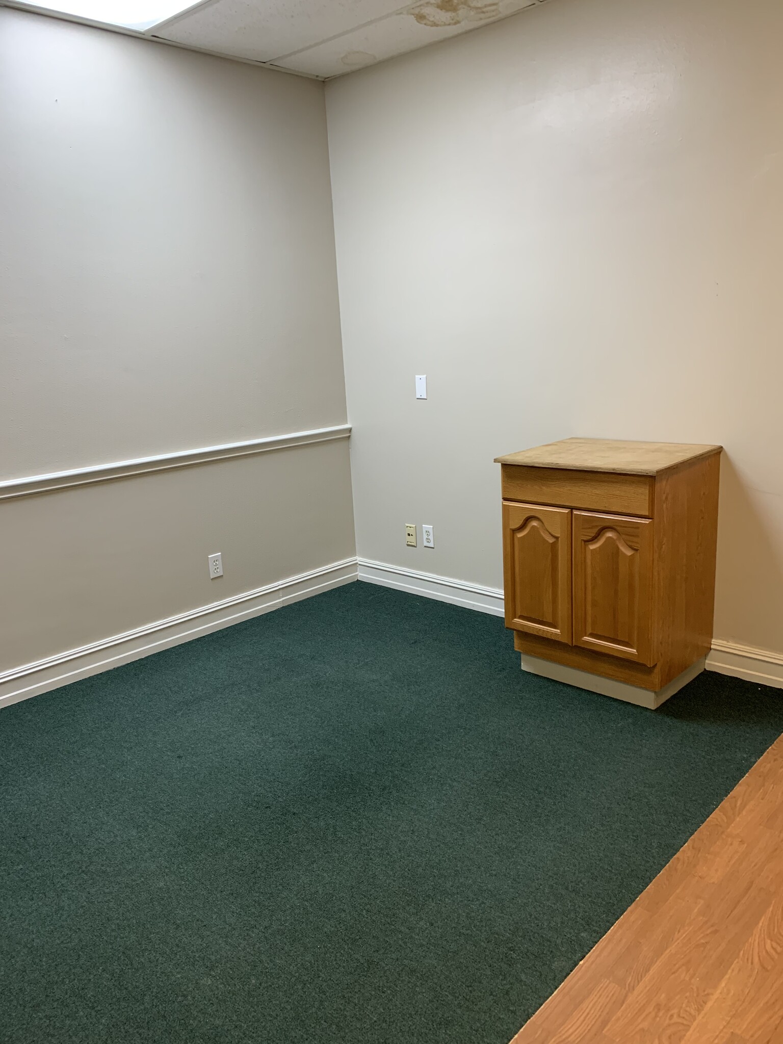 409 N Loop 336 E, Conroe, TX à louer Photo de l’immeuble– Image 1 sur 9