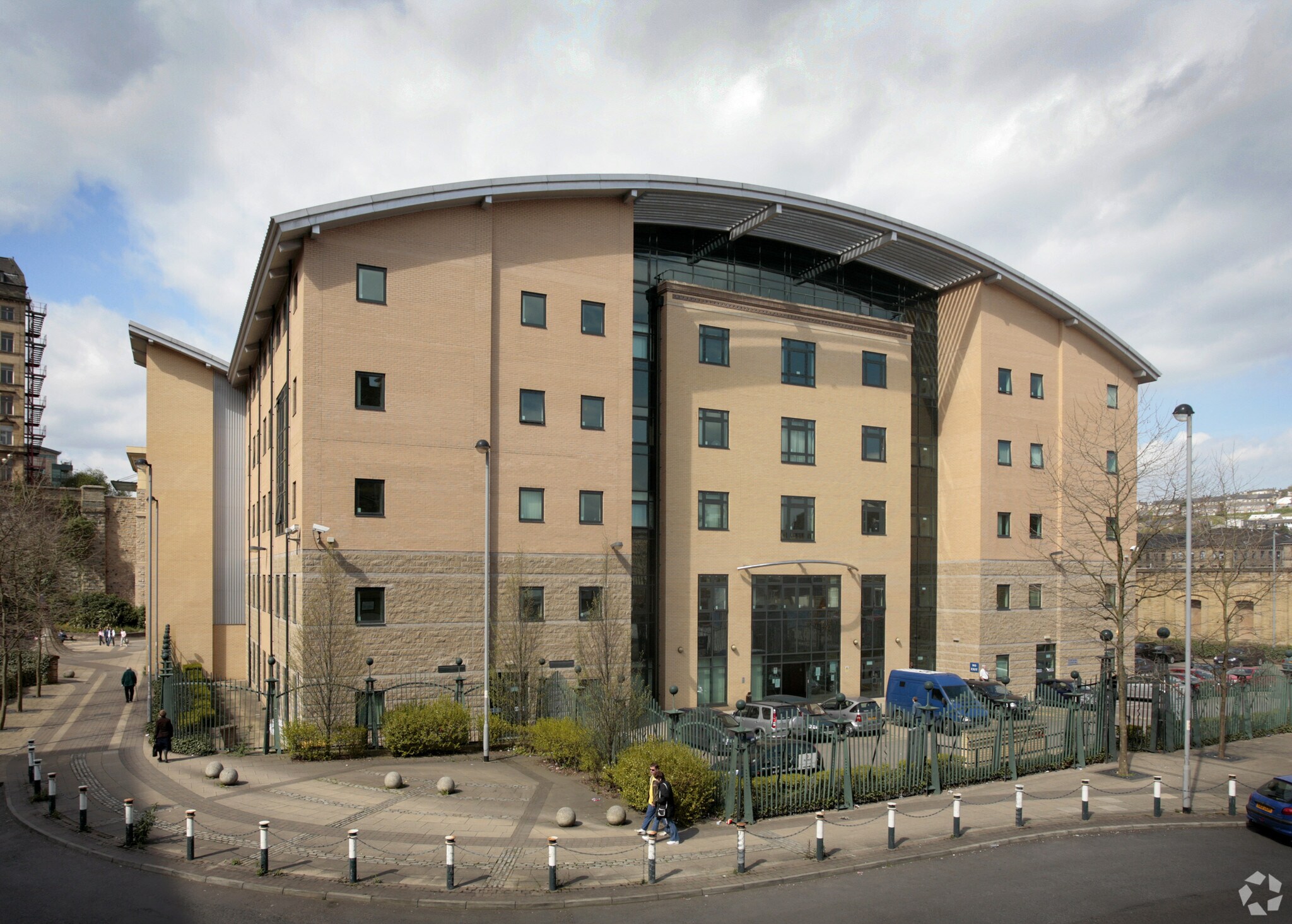 St Blaise Way, Bradford à louer Photo principale– Image 1 sur 2