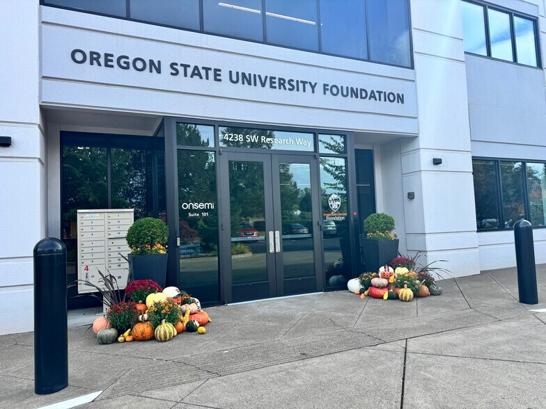 4238 SW Research Way, Corvallis, OR à louer - Photo de l’immeuble – Image 2 sur 14