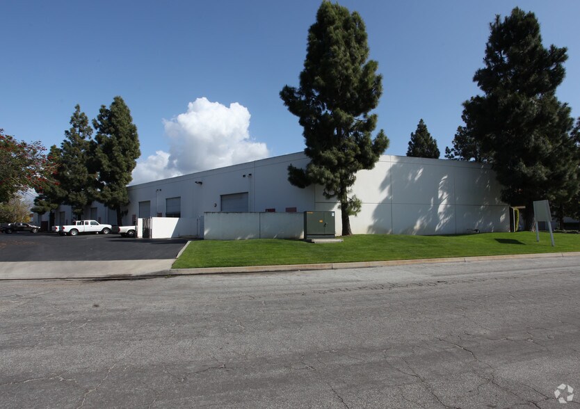 438 Calle San Pablo, Camarillo, CA à louer - Photo de l’immeuble – Image 2 sur 3