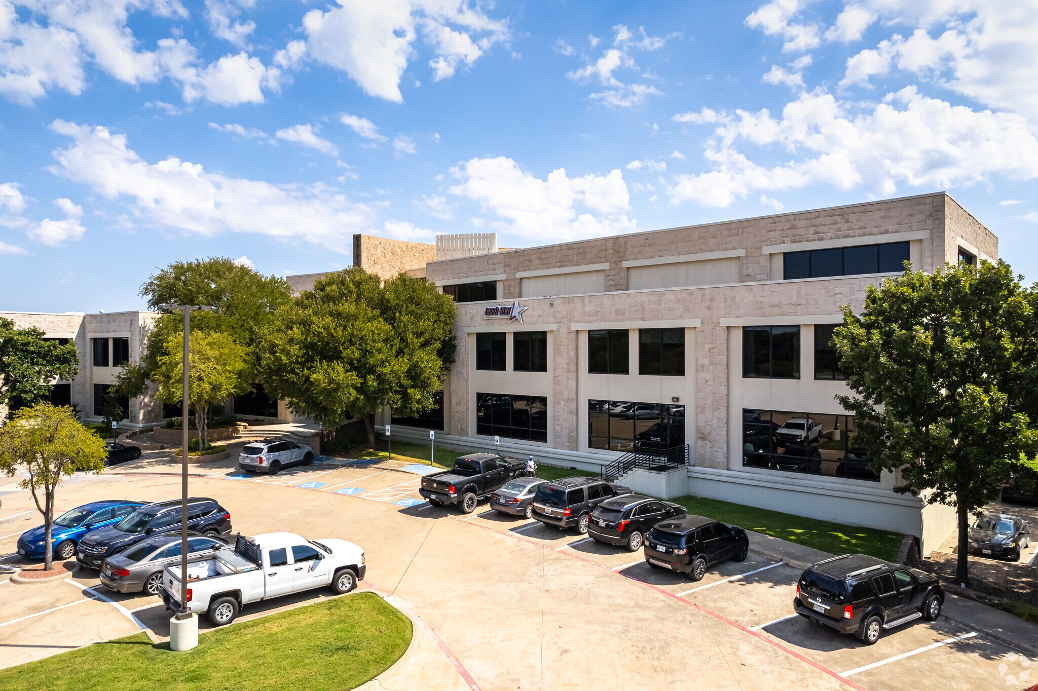 5700 W Plano Pky, Plano, TX à louer Photo de l’immeuble– Image 1 sur 7