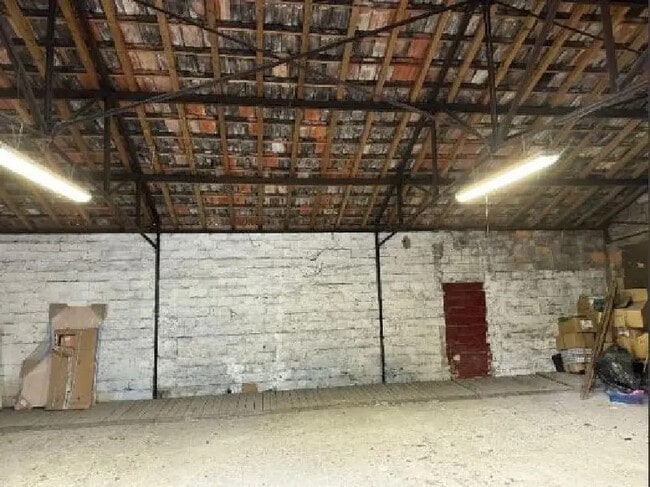 Plus de détails pour Local d’activités à vendre