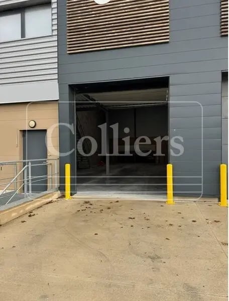 Bureau dans Saint-Victoret à louer Photo de l’immeuble– Image 1 sur 8