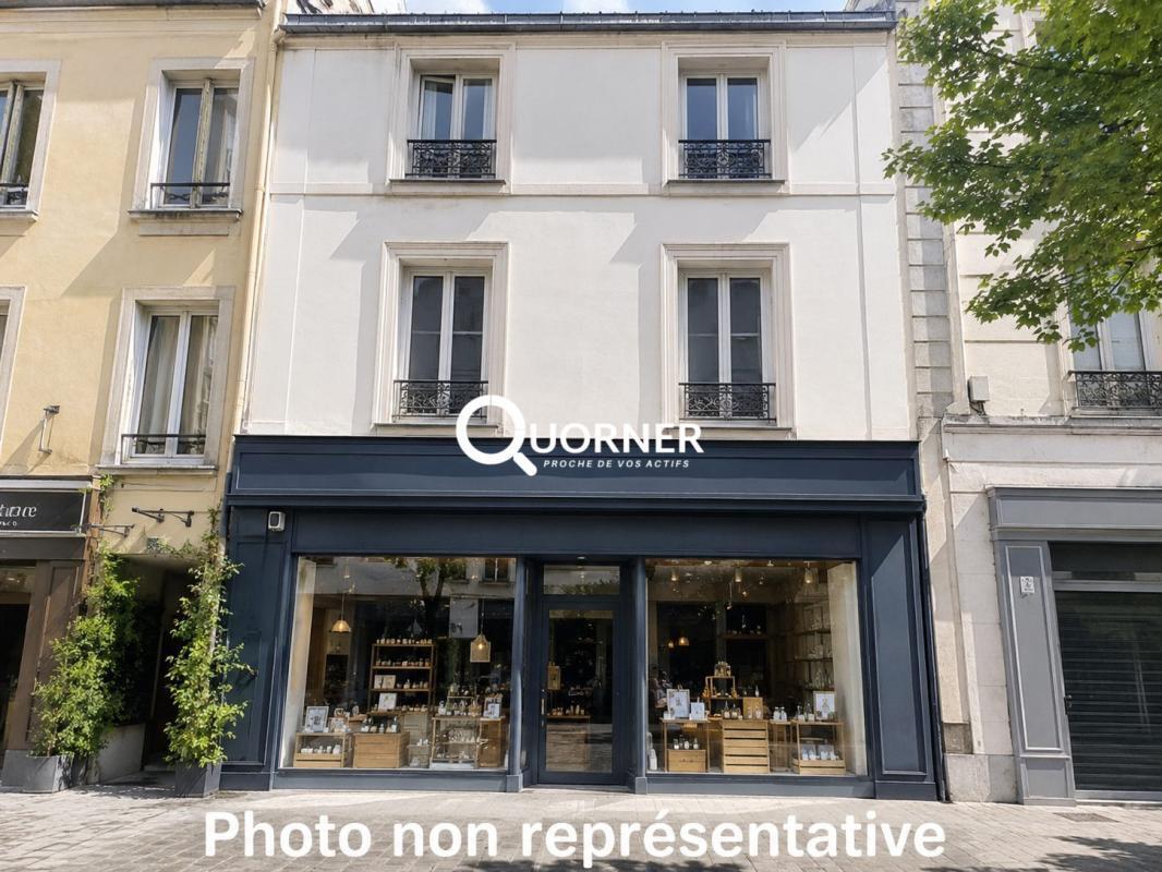 Local commercial dans  à vendre Photo de l’immeuble– Image 1 sur 4
