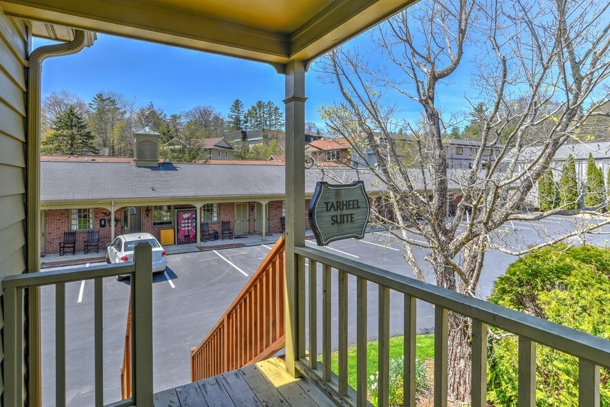 315 Sunset Dr, Blowing Rock, NC à vendre - Photo de l’immeuble – Image 2 sur 11