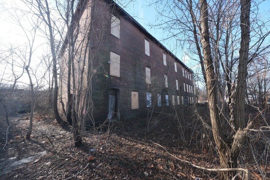 100 Oak St, Taunton, MA à vendre - Photo de l’immeuble – Image 3 sur 7