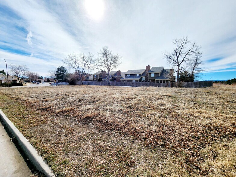 2099 S Oak St, Lakewood, CO à vendre - Photo de l’immeuble – Image 2 sur 8