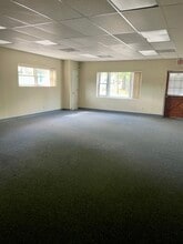 14615 Manchester Rd, Manchester, MO à louer Photo intérieure– Image 2 sur 5