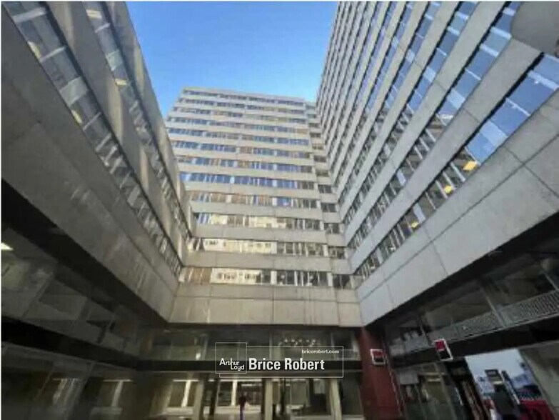 Bureau dans Lyon à louer - Photo de l’immeuble – Image 2 sur 24