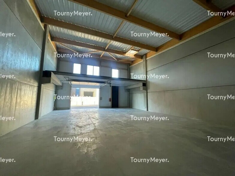 Local d'activités dans Vailhauquès à vendre - Photo intérieure – Image 1 sur 8