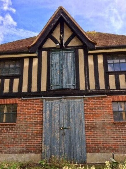 Sunninghill Rd, Ascot à louer - Photo de l’immeuble – Image 3 sur 8