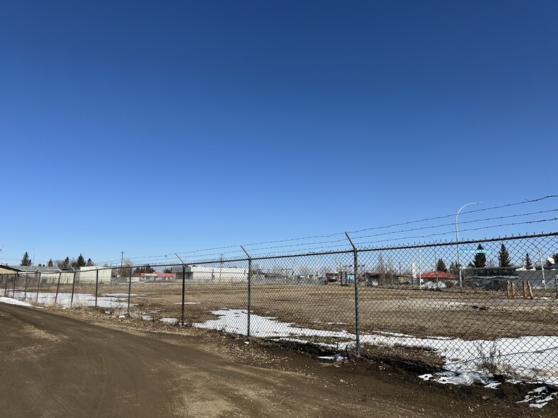 1216 10, Wainwright, AB à vendre - Photo principale – Image 2 sur 3