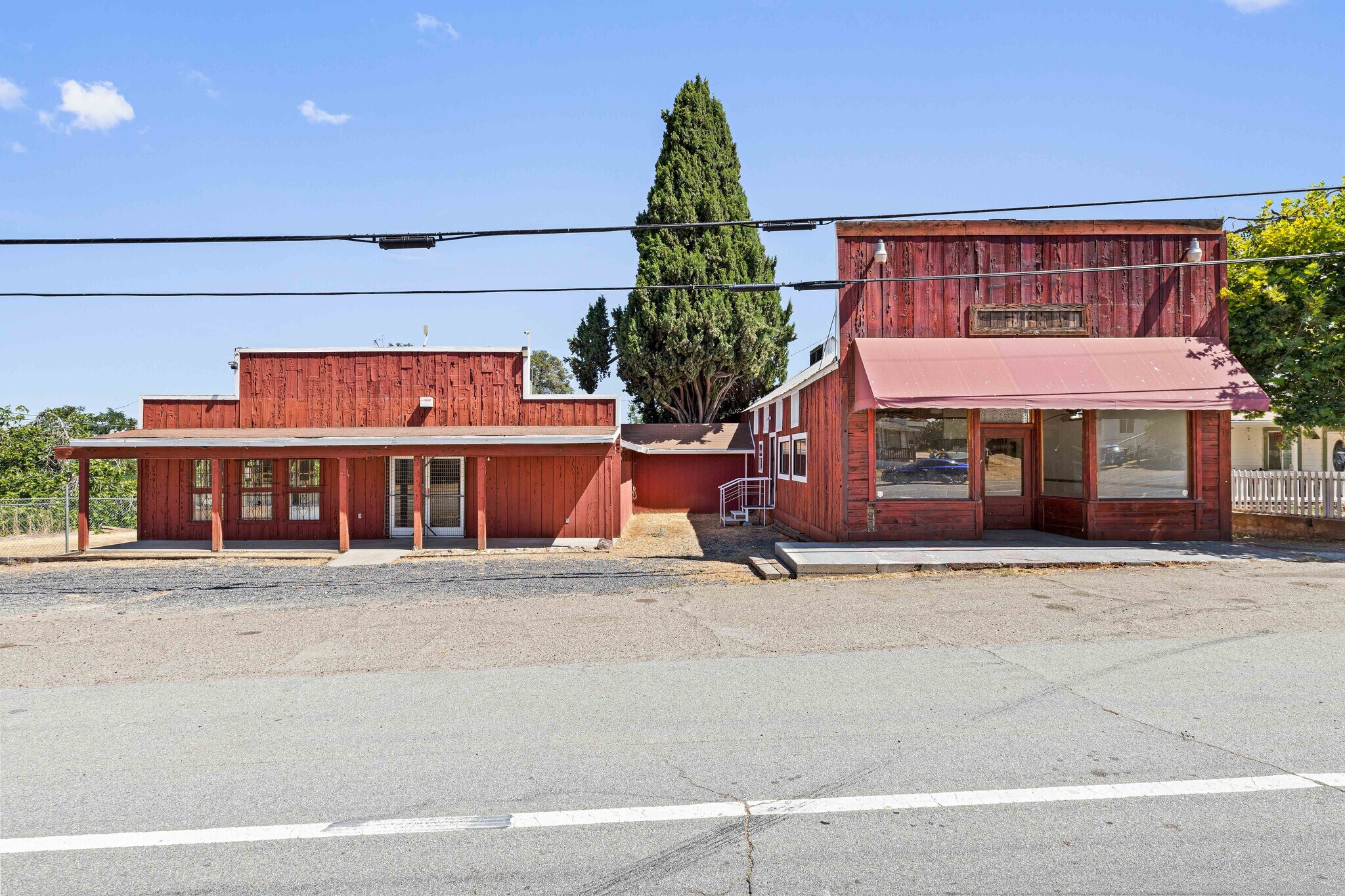 30025 Yosemite Blvd, La Grange, CA à vendre Photo de l’immeuble– Image 1 sur 27